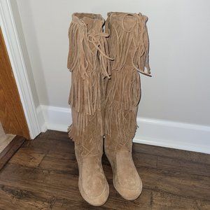 Women's Beige Fringe Moccasin Boots - 10